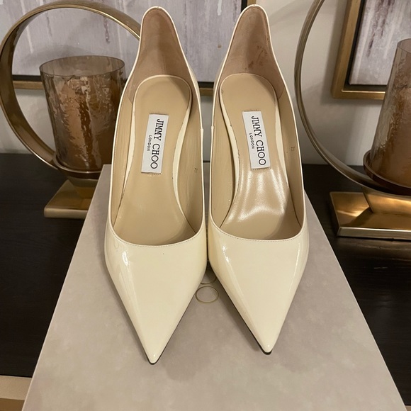 Very Elegant brand new Jimmy Choo Patent Leather Pumps Crafted with Crystals - Picture 3 of 16